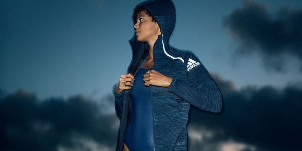 Adidas выпустил худи из океанического пластика