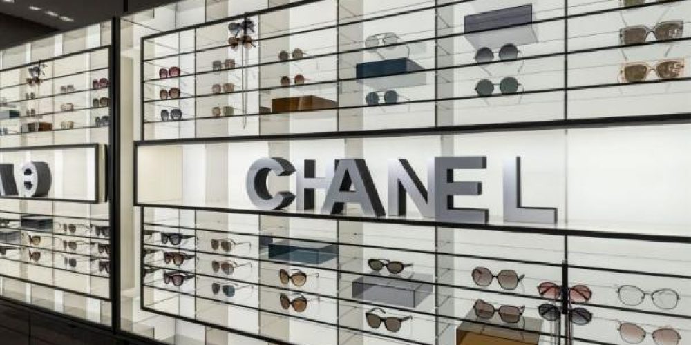 Chanel и Farfetch представили бутик будущего