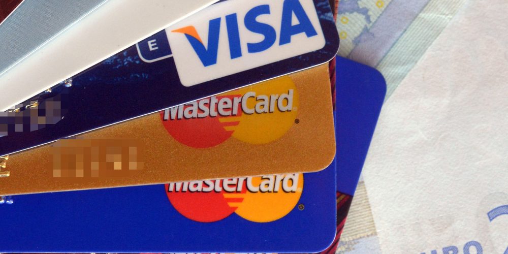 Visa и MasterCard тестируют карты со сканером отпечатков пальцев