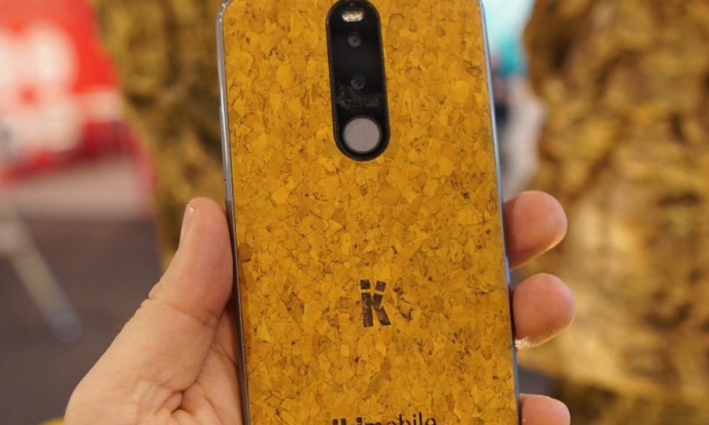 В Португалии выпустили смартфон из пробкового дерева