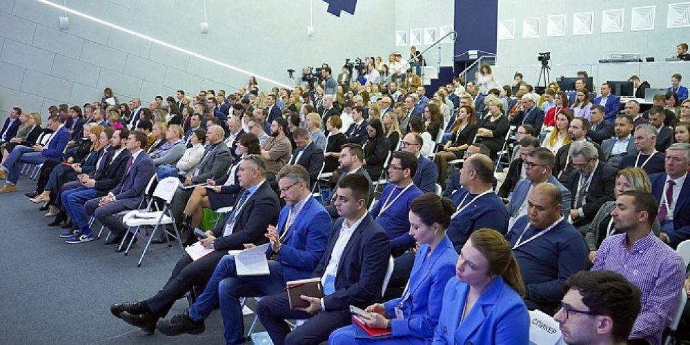 <strong>В Москве завершился Всероссийский форум лёгкой промышленности «Мануфактура 4.0»</strong>