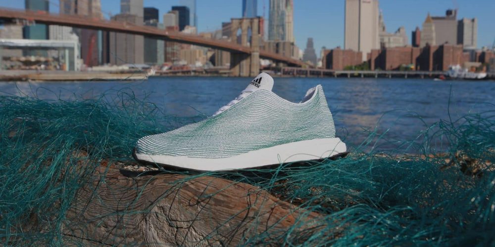 Adidas и Parley for the Oceans выпустили кроссовки из переработанного пластика