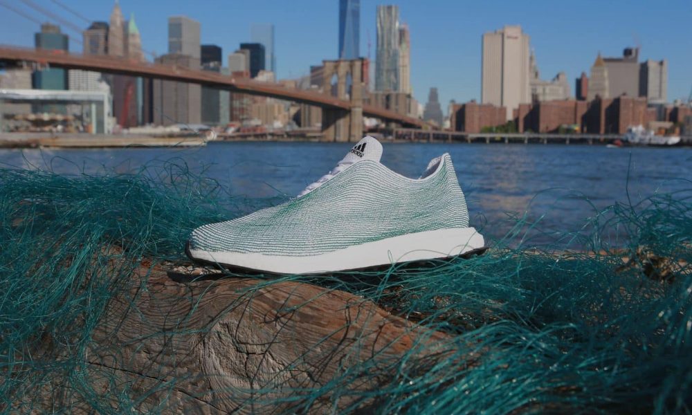 Adidas и Parley for the Oceans выпустили кроссовки из переработанного пластика