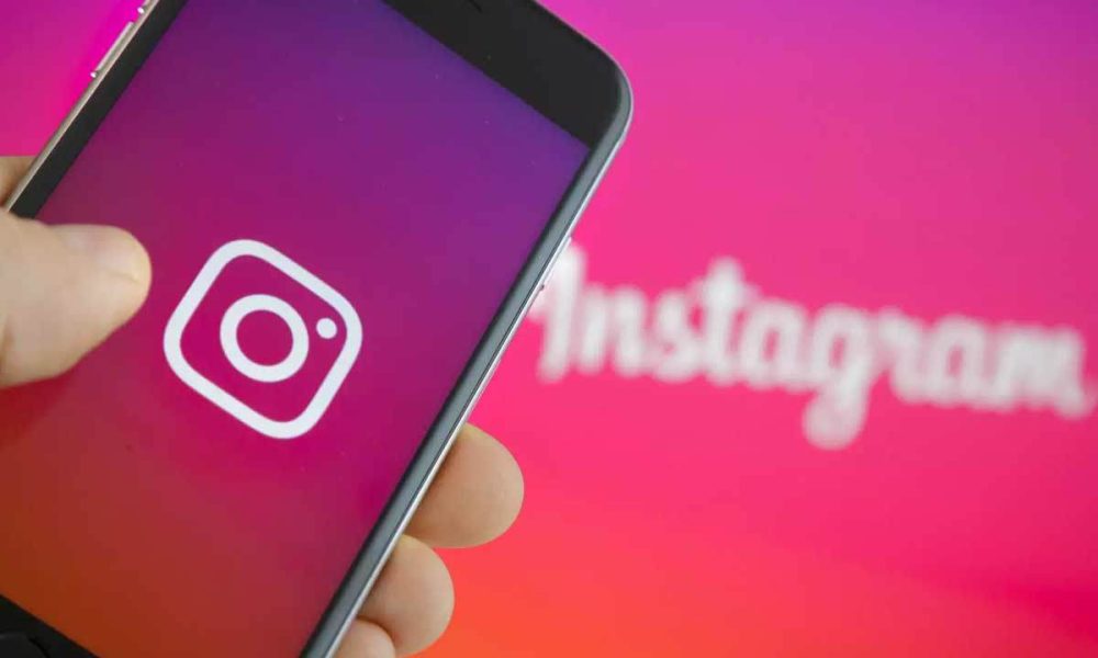 Instagram позволит загружать часовые видео