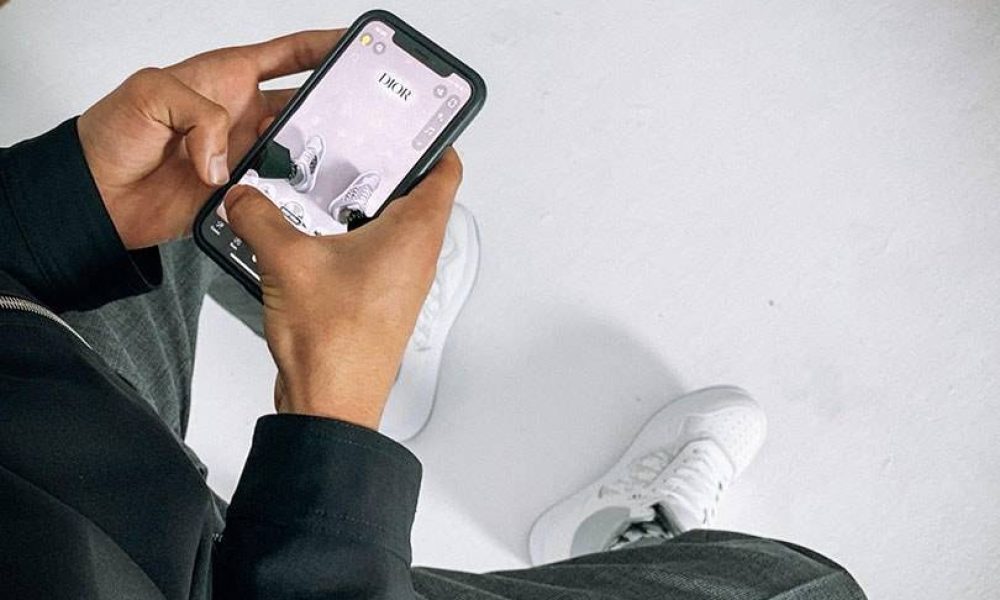 Dior и Snapchat запустили AR-сервис примерки обуви