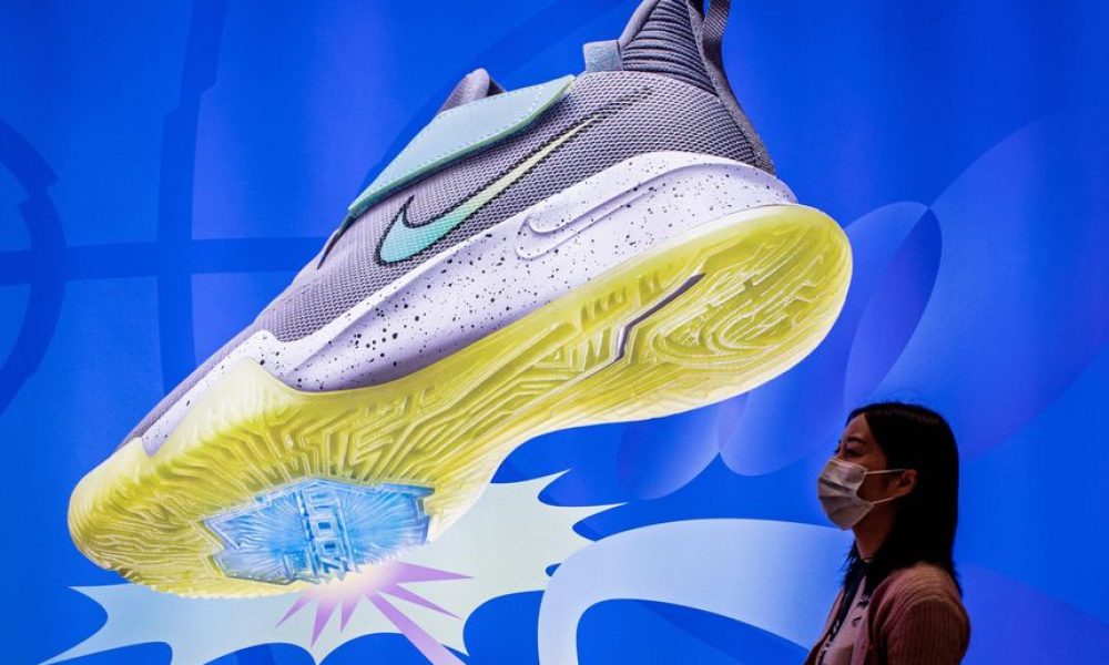 Nike регистрирует товарные знаки для виртуальной одежды и обуви