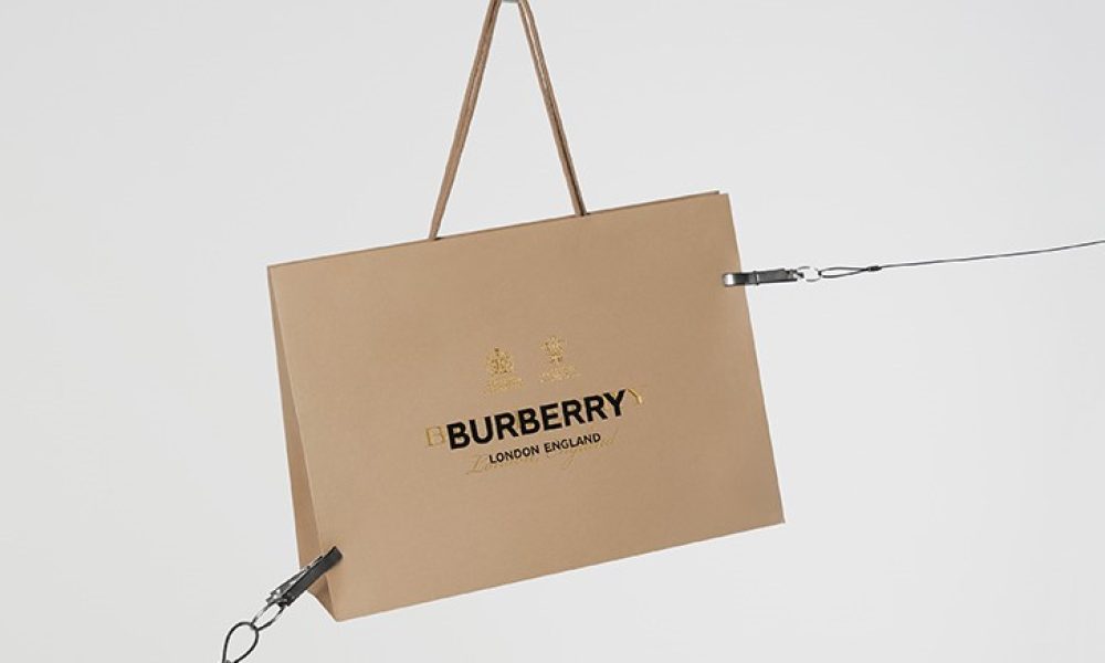 Burberry будут продавать коллекции через Instagram